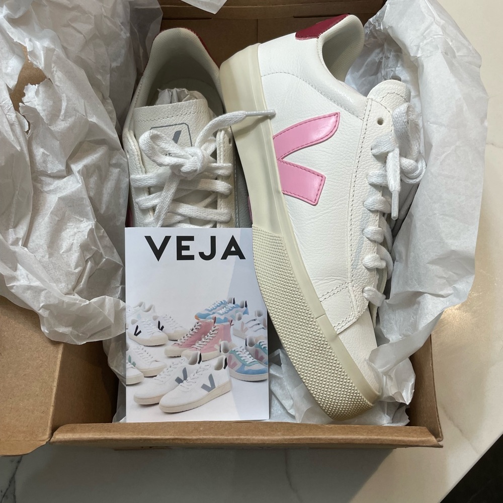 Size 6 WHITE/PINK/MAROON VEJA WOMENS SNEAKERS